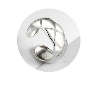 🎉3/$10 *S A L E*🎉Silver Pattern Statement Ring Size Medium (US 6/7)